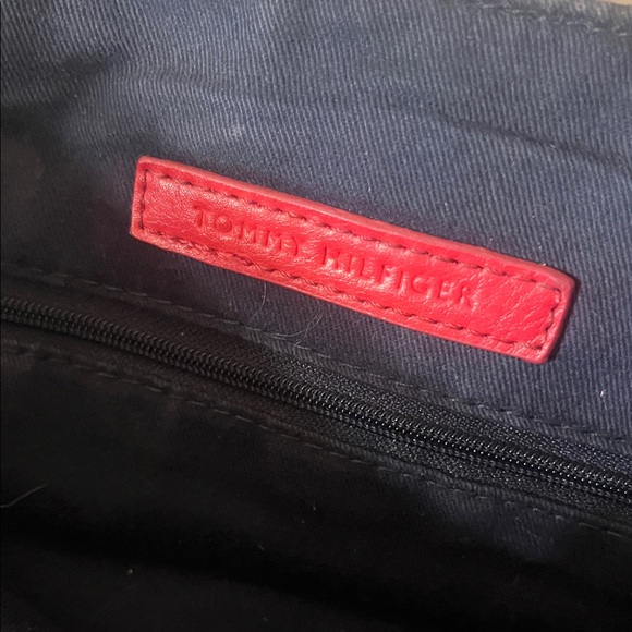 Tommy Hilfiger Black and Cream Geometric Tote - Picture 6 of 10